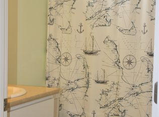 50 Button Ln, Pacific Beach, WA 98571