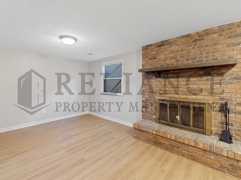 10919 W Nantucket St — Photo 16