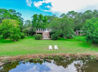 3751 Manor Ln, Dickinson, TX 77539