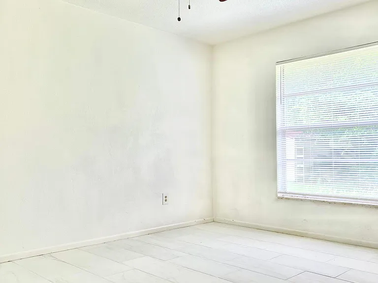 547 Lino Ct — Photo 8