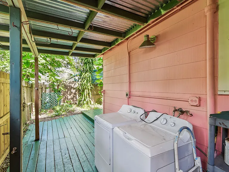 618 Louden Ave — Photo 40