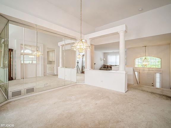 3rd image of 3054 Lexington Ln