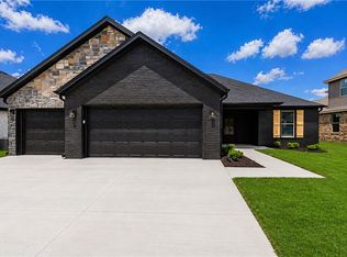 2105 N Chanae St, Siloam Springs, AR 72761