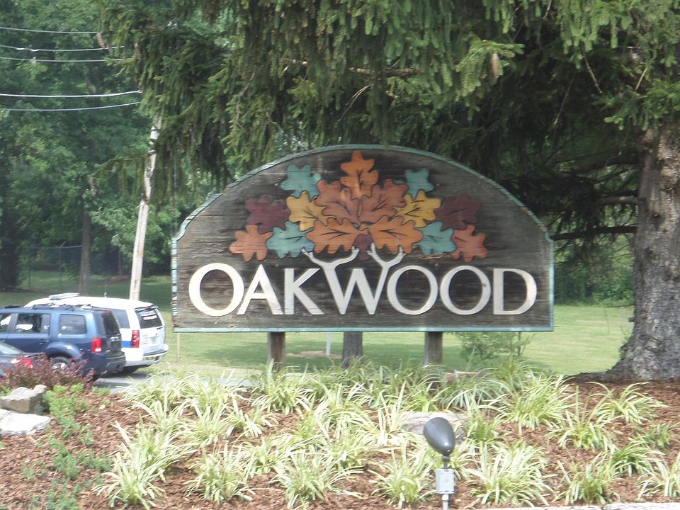 Oakwood Entrance sign