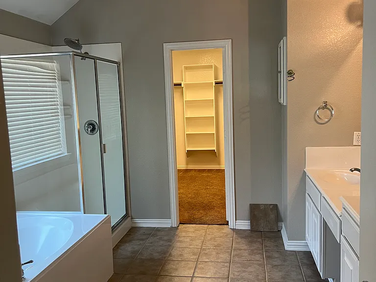 2413 Bridgeport Dr — Photo 8