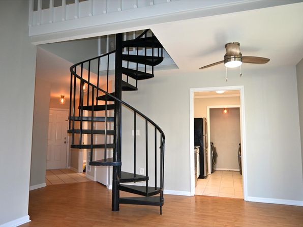 2553 Stockbridge Dr APT B