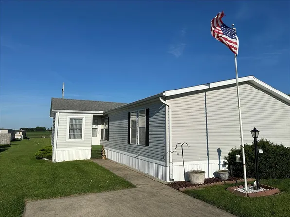 812 N 7th St Lot 94, Mattoon, IL 61938