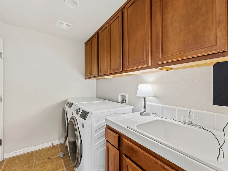 2106 Sternwheeler Way — Photo 11