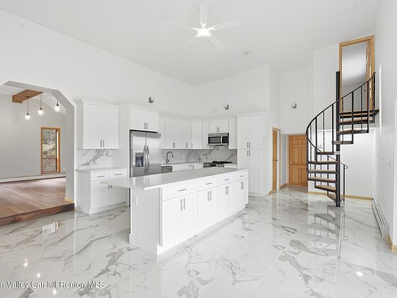 5th image of 180 Hardenburgh Road