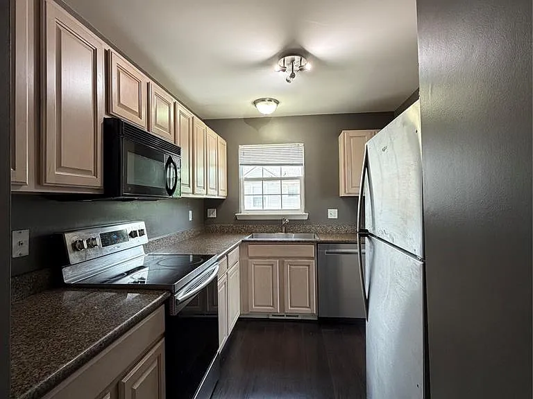 1908 Flagstone Cir — Photo 16