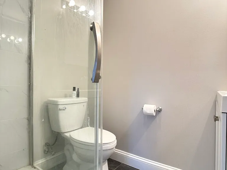 14 Glenmont Rd #2 — Photo 11