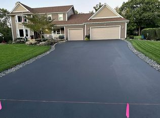 454 Ashton Ct SE, Grand Rapids, MI 49546