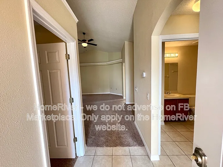 2141 Hunters Greene Dr — Photo 2