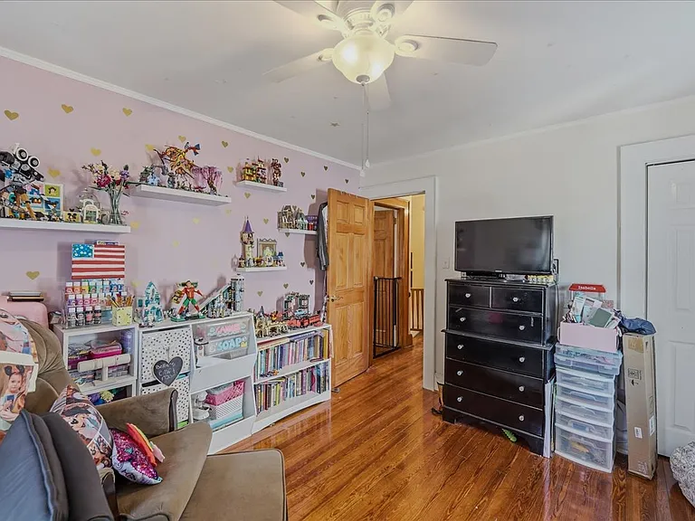 77 William St — Photo 29