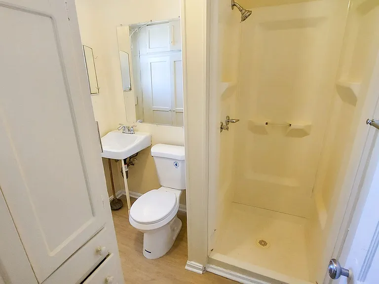 228 Manor Cir — Photo 20