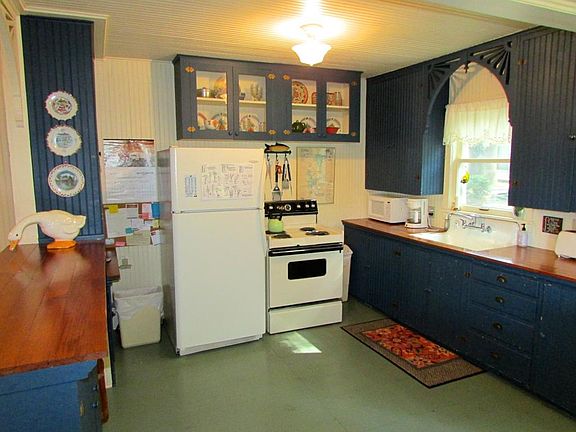 4th image of 6403 Lake Shore Dr