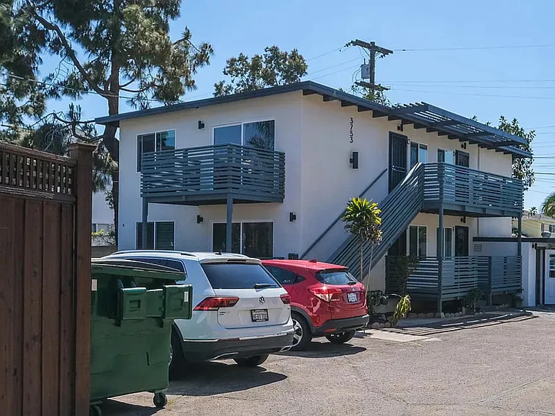 1 bed, 1.0 bath, 500 sqft, $1,799 — Photo 2