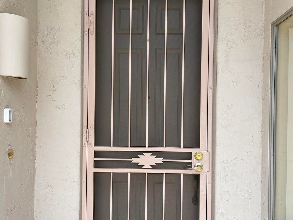 1st image of 1552 E Earl Dr