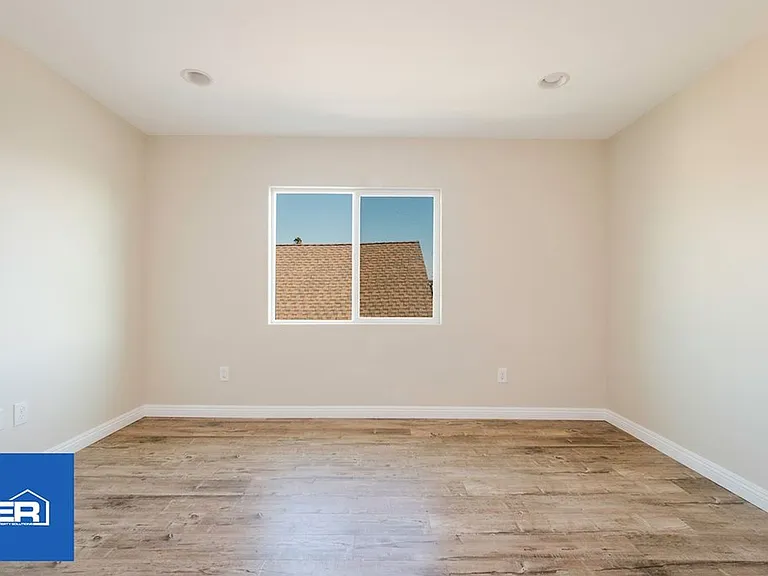 2722 E Cincinnati St — Photo 15