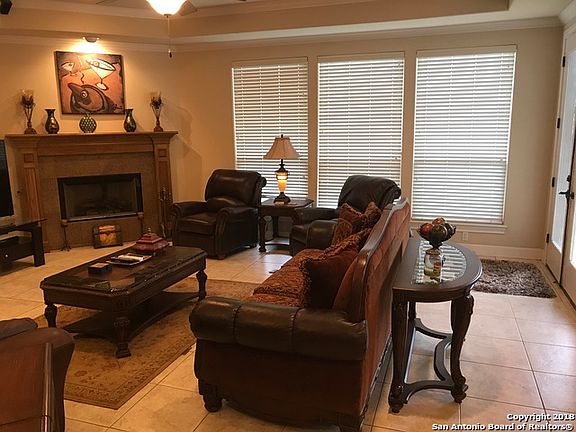 3rd image of 2 Benchwood Cir