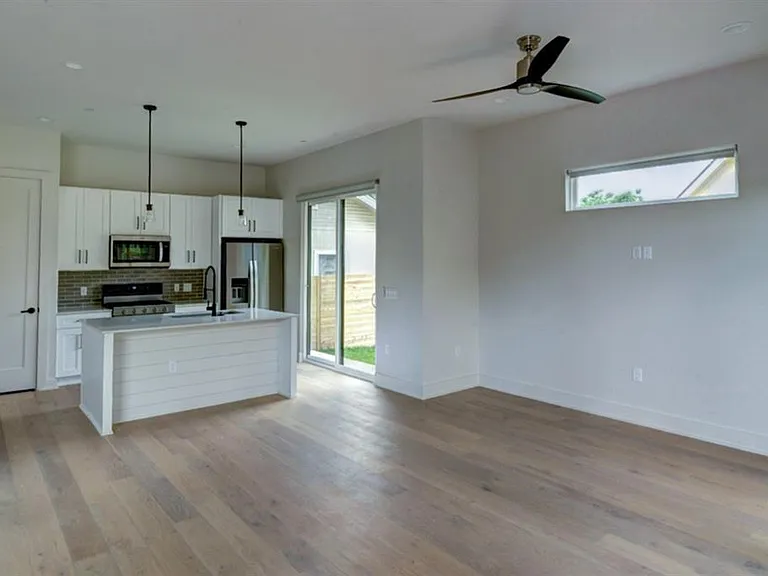 4424 Hank Ave #3 — Photo 5