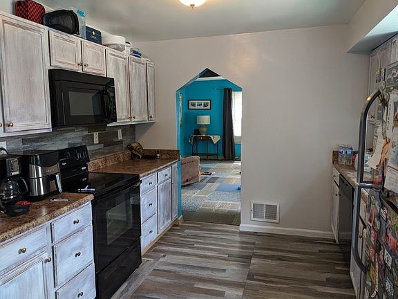 5th image of 34 Scott Dr