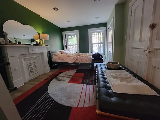 Rented by MBC Group LLC | media 7