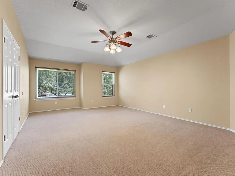 2104 Lobelia Dr — Photo 20