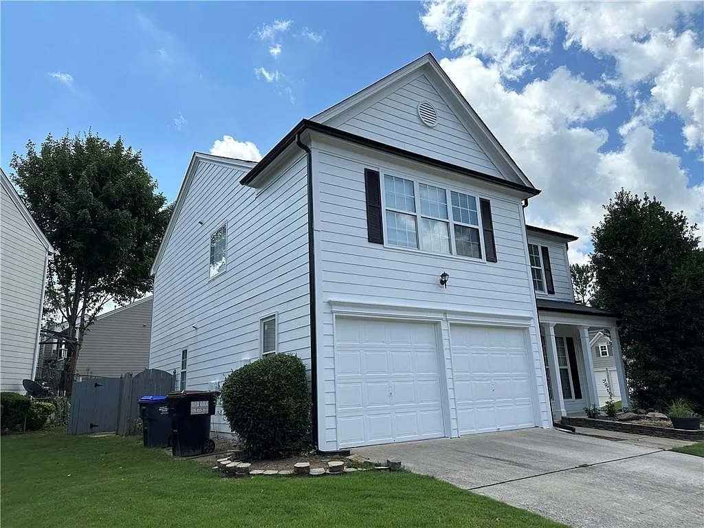 3 bed, 2.5 bath, 1701 sqft, $2,300 — Photo 2