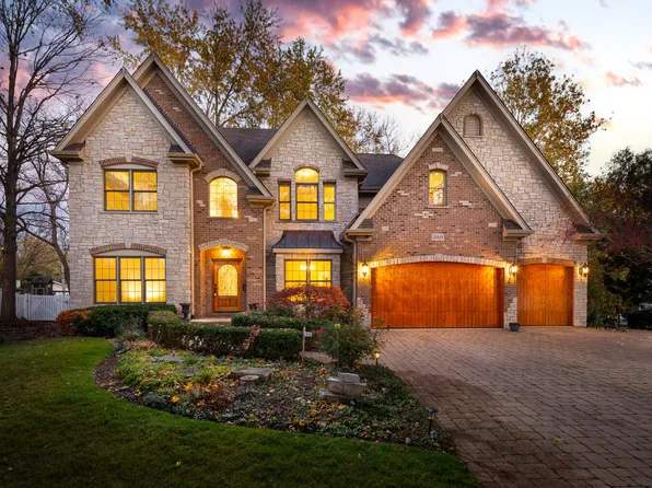 860 Lilac Ln, Naperville, IL 60540