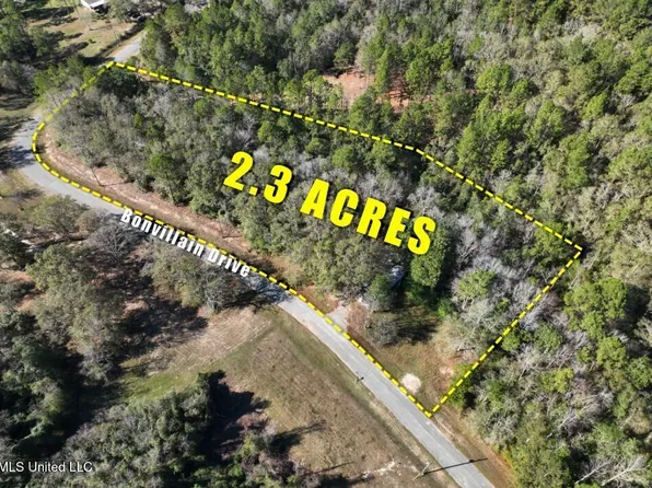 18343 Bonvillain Dr, Saucier, MS 39574