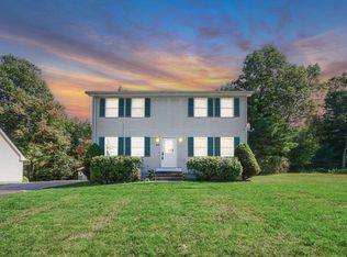50 Fox Woods Dr, Springfield, MA 01129
