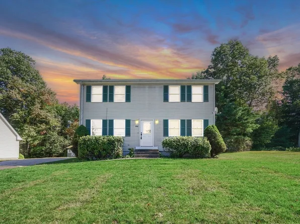 50 Fox Woods Dr, Springfield, MA 01129