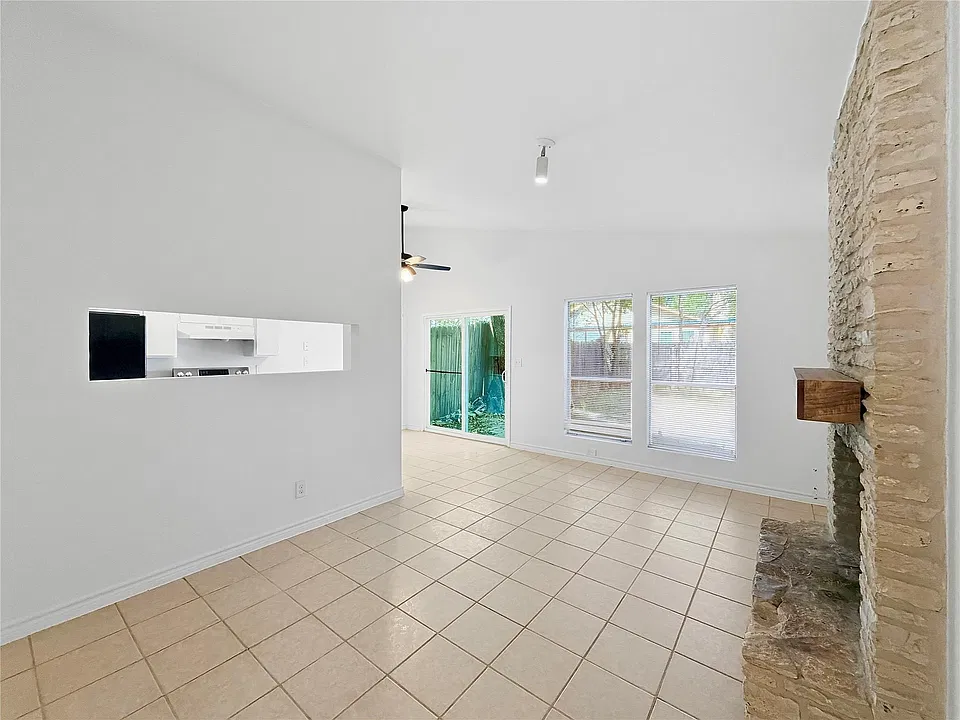 1012 Fieldwood Dr #B