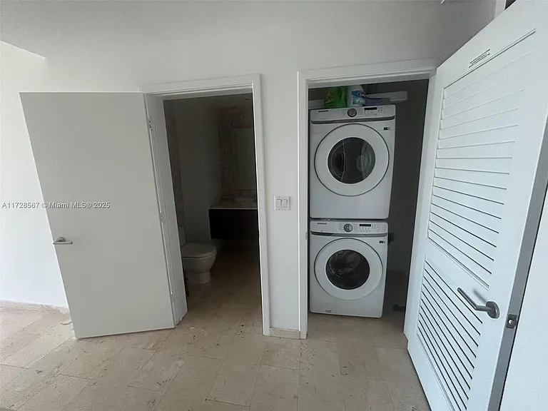 88 SW 7th St #3307 — Photo 8