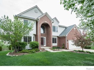 5942 Redstone Ct, Ann Arbor, MI 48103
