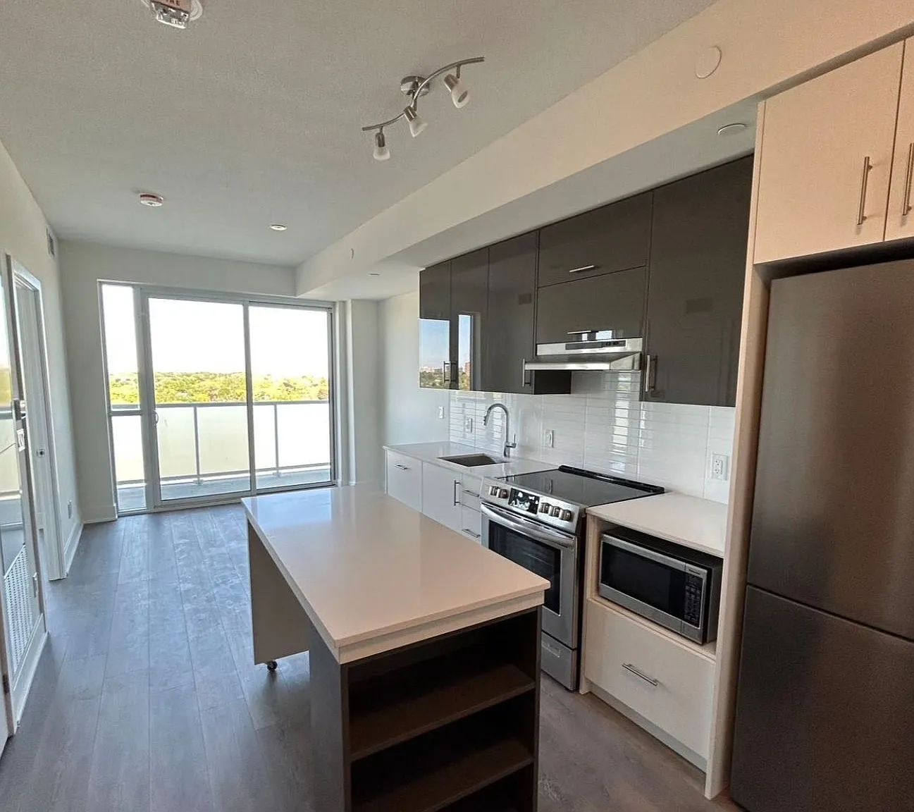 2 bed, $2,350 — Photo 2