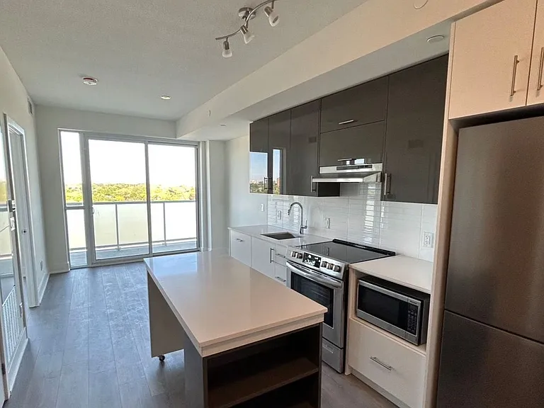 188 Fairview Mall Dr #1010 — Photo 2