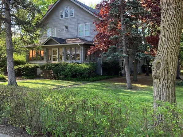 11 Poplar Park Blvd, Pleasant Ridge, MI 48069