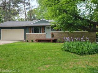 2103 Keeran Dr, Lapeer, MI 48446