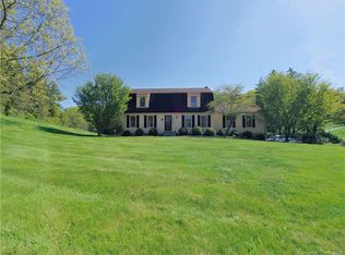 1 White Oak Farm Rd, Newtown, CT 06470