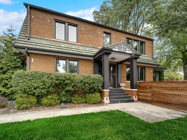 9243 S Hoyne Ave, Chicago, IL 60643