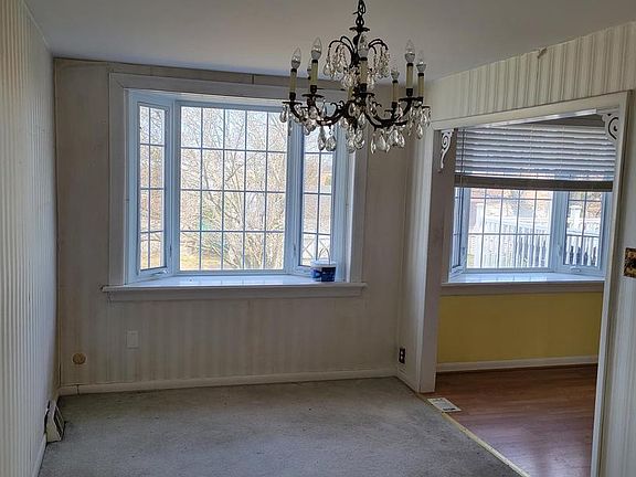 2nd image of 227 Ridgefield Rd