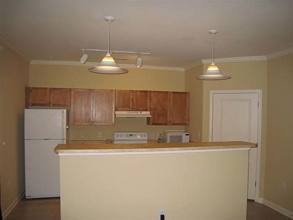 4th image of 400 Bucksley Ln Unit 311