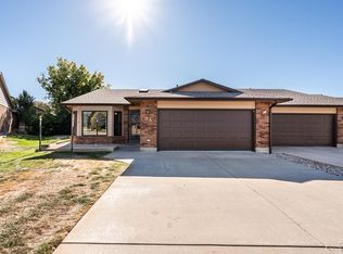 3 Windbridge Ln, Pueblo, CO 81001
