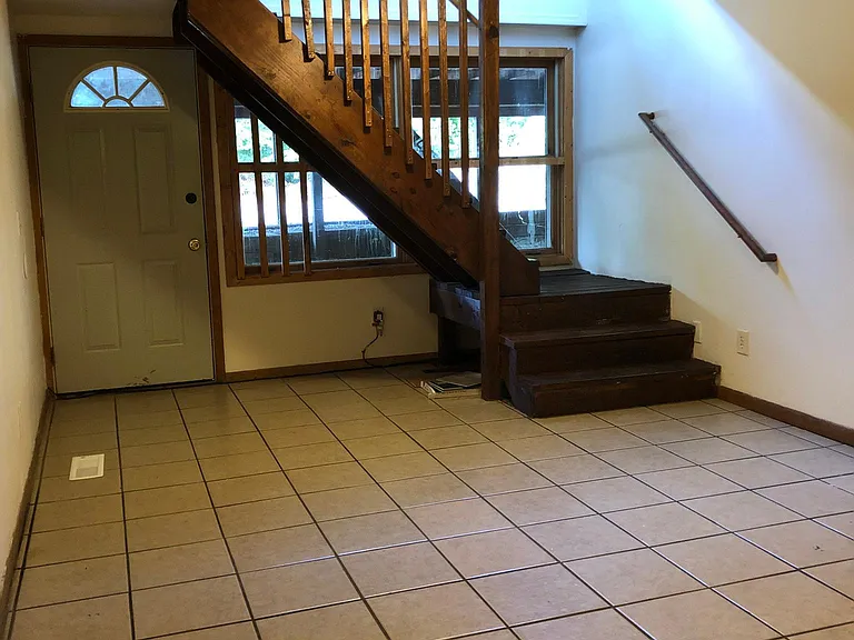 1510 Knollwood Ave — Photo 12