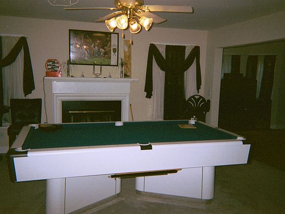 bsmt. gameroom