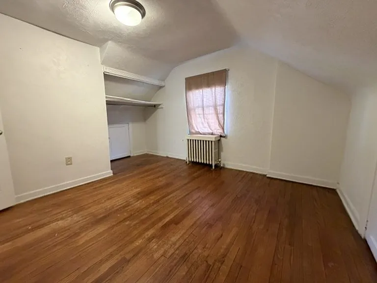 222 Wainwright Ave — Photo 25