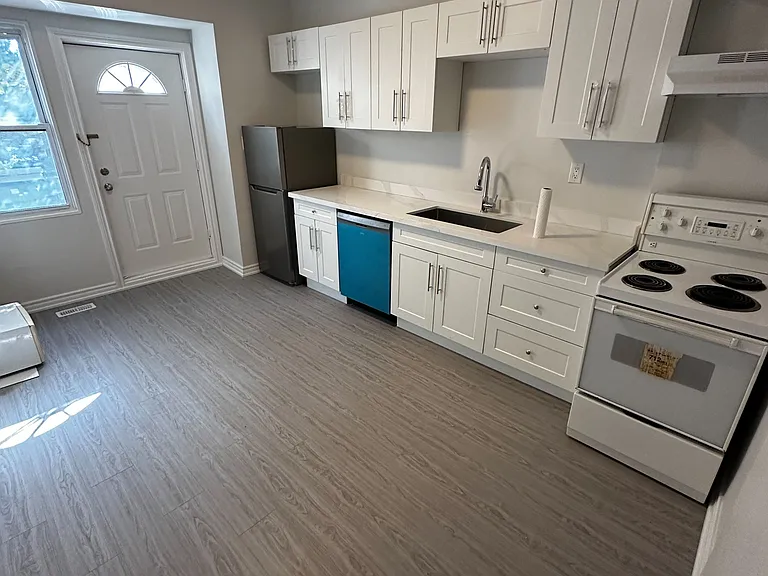 25 Howard St #2 — Photo 1