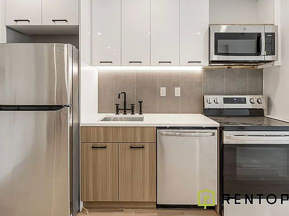 4th image of 924 De Kalb Ave #1A